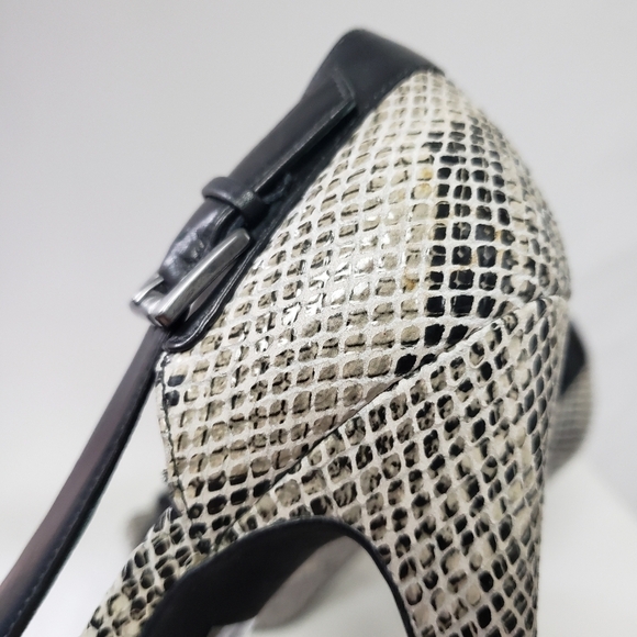 Guess Pumps by Marciano Snake print pump - Picture 7 of 8
